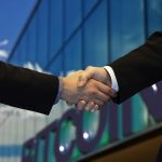 handshake-5760544_1920